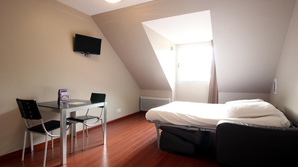 Aux Balcons Du Sancy Lejlighedshotel Picherande Eksteriør billede